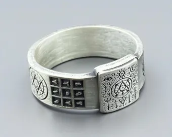 BAGUE MAGIQUE POUR LES HOMMES D’AFFAIRES